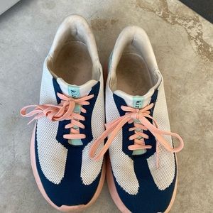 Kiziks Athens size 9.5